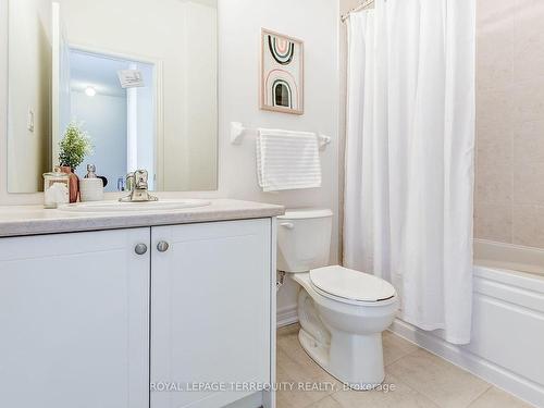 2662 Delphinium Tr, Pickering, ON - Indoor Photo Showing Bathroom