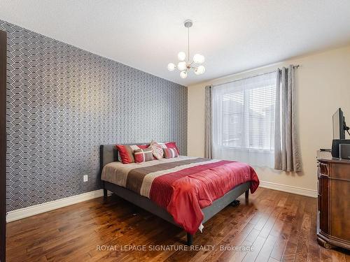 39 Newark Way, Brampton, ON - Indoor Photo Showing Bedroom