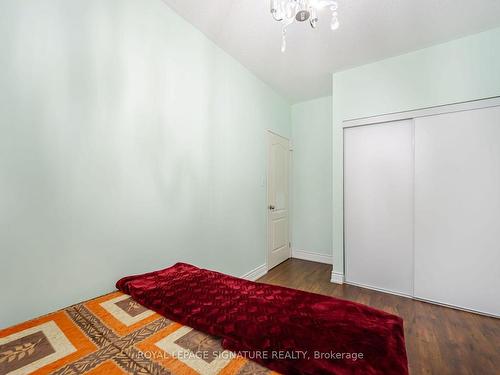 39 Newark Way, Brampton, ON - Indoor Photo Showing Bedroom