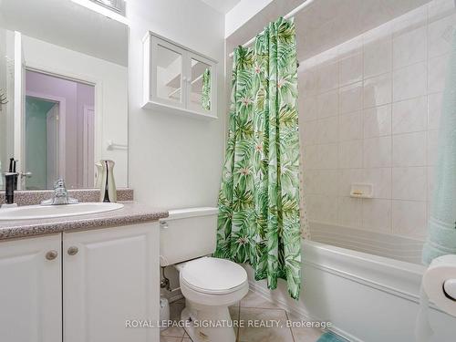 39 Newark Way, Brampton, ON - Indoor Photo Showing Bathroom