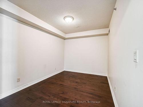 906-350 Princess Royal Dr, Mississauga, ON - Indoor Photo Showing Other Room