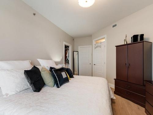 Master bedroom - 307-20 Rue Des Émeraudes, Repentigny (Repentigny), QC - Indoor Photo Showing Bedroom