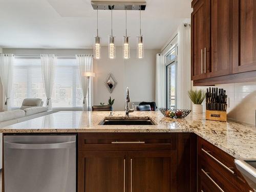 Kitchen - 307-20 Rue Des Émeraudes, Repentigny (Repentigny), QC - Indoor Photo Showing Kitchen With Upgraded Kitchen