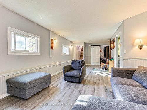 17B Lingwood Dr, Norfolk, ON - Indoor Photo Showing Living Room