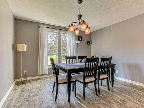 17B Lingwood Dr, Norfolk, ON - Indoor Photo Showing Dining Room