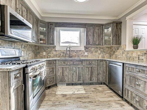 17B Lingwood Dr, Norfolk, ON - Indoor Photo Showing Kitchen