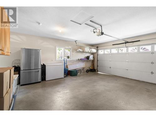 3775 Springbrook Road Unit# 18, Kelowna, BC - Indoor Photo Showing Garage