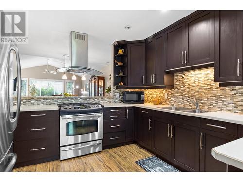 3775 Springbrook Road Unit# 18, Kelowna, BC - Indoor Photo Showing Kitchen With Stainless Steel Kitchen With Double Sink With Upgraded Kitchen