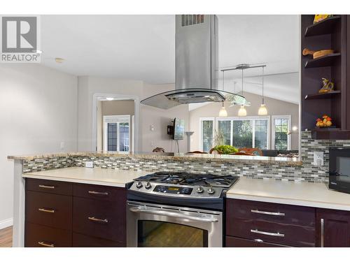 3775 Springbrook Road Unit# 18, Kelowna, BC - Indoor Photo Showing Kitchen