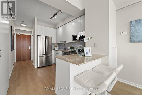 1605 - 30 Canterbury Place, Toronto (Willowdale West), ON - Indoor Photo Showing Kitchen With Stainless Steel Kitchen