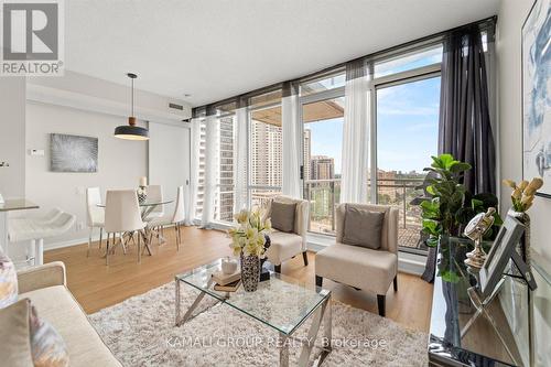 1605 - 30 Canterbury Place, Toronto (Willowdale West), ON - Indoor Photo Showing Living Room