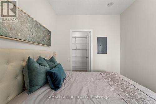 1605 - 30 Canterbury Place, Toronto (Willowdale West), ON - Indoor Photo Showing Bedroom