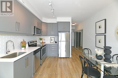 901 - 5180 Yonge Street, Toronto (Willowdale West), ON - Indoor Photo Showing Kitchen With Upgraded Kitchen