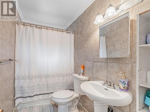 39 Northwood Drive, Brampton, ON - Indoor Photo Showing Bathroom