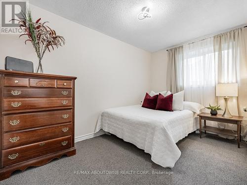 39 Northwood Drive, Brampton (Northwood Park), ON - Indoor Photo Showing Bedroom