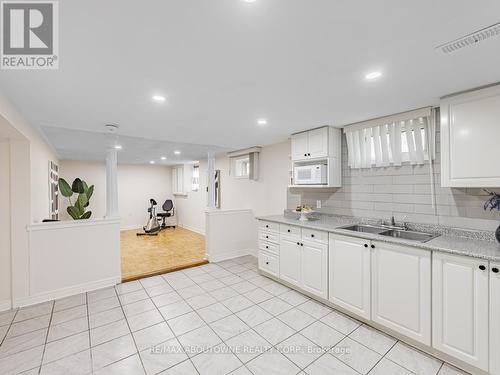 39 Northwood Drive, Brampton, ON - Indoor Photo Showing Kitchen With Double Sink