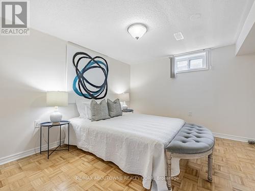 39 Northwood Drive, Brampton (Northwood Park), ON - Indoor Photo Showing Bedroom