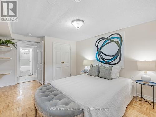 39 Northwood Drive, Brampton (Northwood Park), ON - Indoor Photo Showing Bedroom