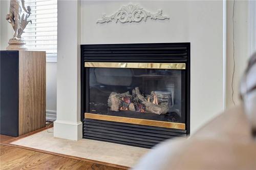 5293 Picketts Way, Burlington, ON - Indoor Photo Showing Other Room With Fireplace