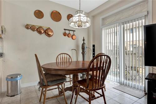 5293 Picketts Way, Burlington, ON - Indoor Photo Showing Dining Room