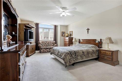 5293 Picketts Way, Burlington, ON - Indoor Photo Showing Bedroom