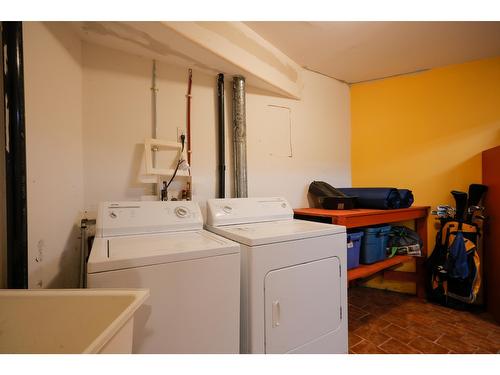 802 Richards Street, Nelson, BC - Indoor Photo Showing Laundry Room