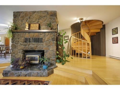 802 Richards Street, Nelson, BC - Indoor Photo Showing Living Room With Fireplace