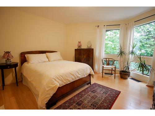 802 Richards Street, Nelson, BC - Indoor Photo Showing Bedroom