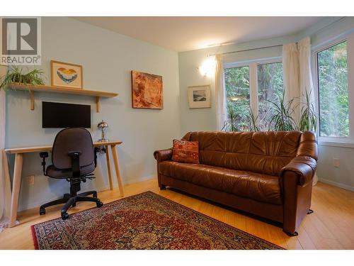 802 Richards Street, Nelson, BC - Indoor