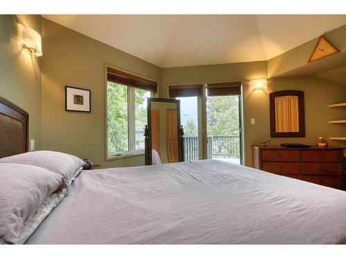 802 Richards Street, Nelson, BC - Indoor Photo Showing Bedroom