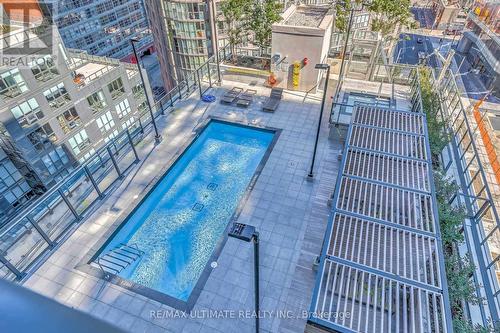 910 - 955 Bay Street, Toronto, ON - Outdoor With In Ground Pool