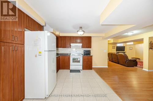 4 Pasadena Avenue, Brampton (Bram East), ON - Indoor Photo Showing Kitchen