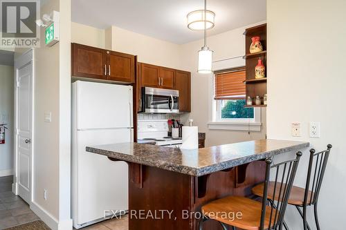 110 - 115 Fairway Court, Blue Mountains, ON - Indoor Photo Showing Kitchen