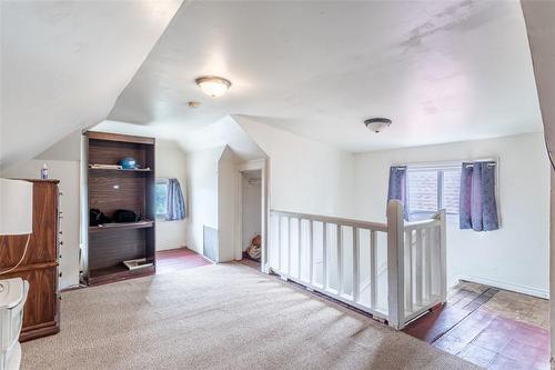 25 Chestnut Avenue, Hamilton, ON - Indoor Photo Showing Other Room