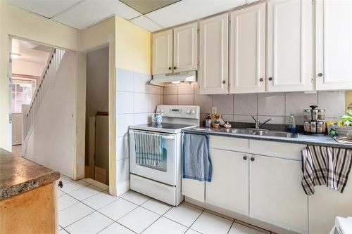 25 Chestnut Avenue, Hamilton, ON - Indoor Photo Showing Kitchen With Double Sink