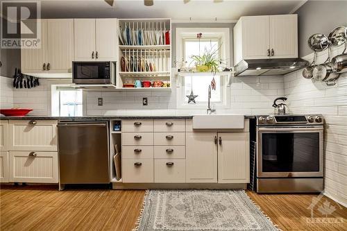 60 Frank Street, Carleton Place, ON - Indoor Photo Showing Kitchen