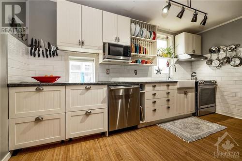 60 Frank Street, Carleton Place, ON - Indoor Photo Showing Kitchen