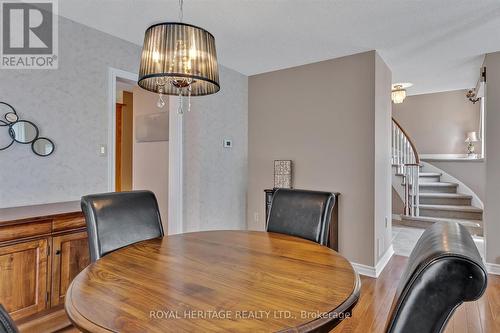 20 Olympia Court, Kawartha Lakes (Lindsay), ON - Indoor Photo Showing Dining Room