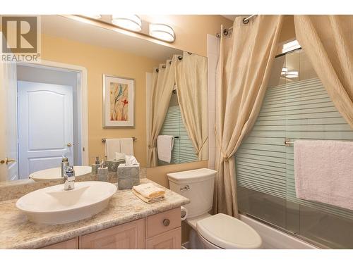 680 Valley Road Unit# 21, Kelowna, BC - Indoor Photo Showing Bathroom