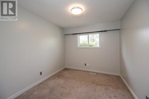 1204 S Tabor Boulevard, Prince George, BC - Indoor Photo Showing Bathroom