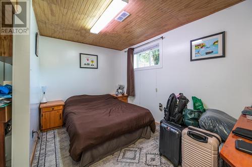 1204 S Tabor Boulevard, Prince George, BC - Indoor Photo Showing Bathroom