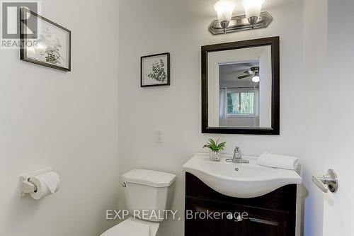 3381 Kelowna Court, Mississauga (Erindale), ON - Indoor Photo Showing Bathroom