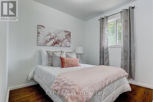 3381 Kelowna Court, Mississauga (Erindale), ON - Indoor Photo Showing Bedroom