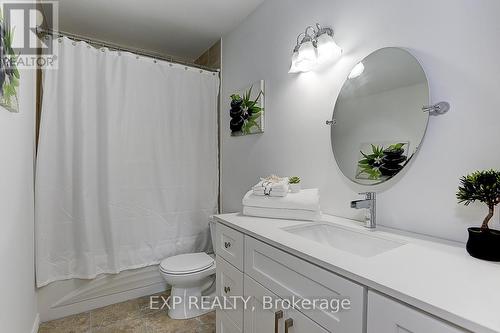 3381 Kelowna Court, Mississauga (Erindale), ON - Indoor Photo Showing Bathroom