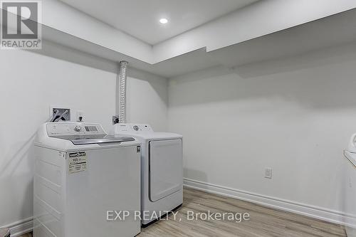 3381 Kelowna Court, Mississauga (Erindale), ON - Indoor Photo Showing Laundry Room