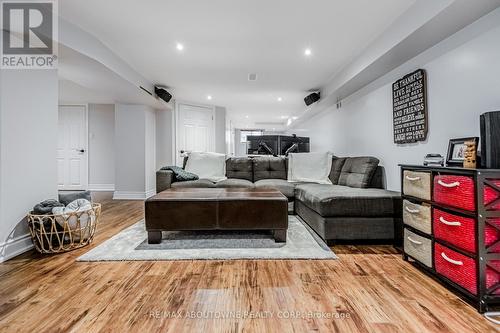 26 Harold Street, Brampton (Downtown Brampton), ON - Indoor Photo Showing Living Room