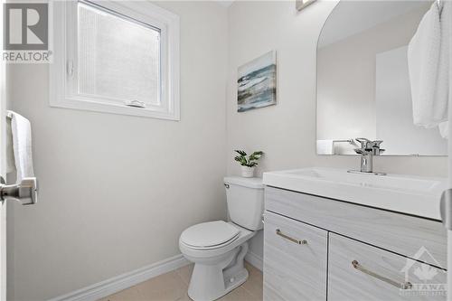 16 Burlington Crescent, Ottawa, ON - Indoor Photo Showing Bathroom