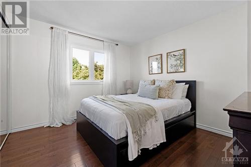 16 Burlington Crescent, Ottawa, ON - Indoor Photo Showing Bedroom