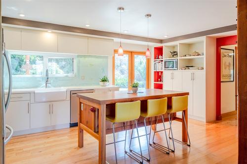 830 Three Mile Road, Penticton, BC - Indoor Photo Showing Dining Room