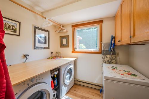 830 Three Mile Road, Penticton, BC - Indoor Photo Showing Laundry Room